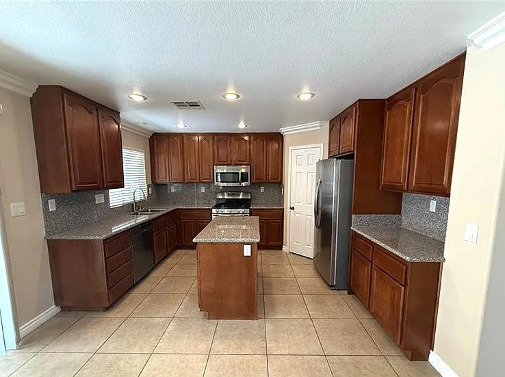 5565 Golden Palms Court Listing only JD - 1 — Photo 4
