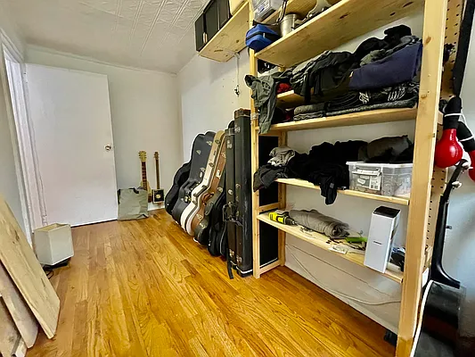 Rented by J Misrahi Realty Corp | media 4