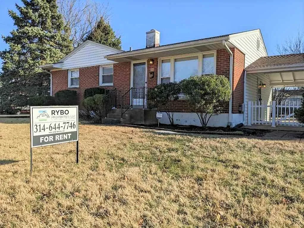 70 Saint Walter Ln photo 1