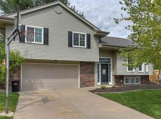 16232 Holmes Cir, Omaha, NE 68135