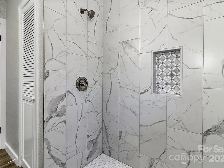 1085 Jenkins Valley Rd — Photo 11