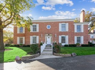 128 Carriage Way Dr #B-117, Burr Ridge, IL 60527