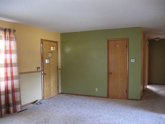 3rd image of 204 S Jefferson St APT B