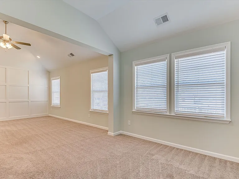 705 Navan Ln — Photo 31