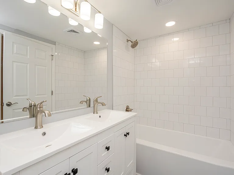 1022 Della Dr — Photo 23