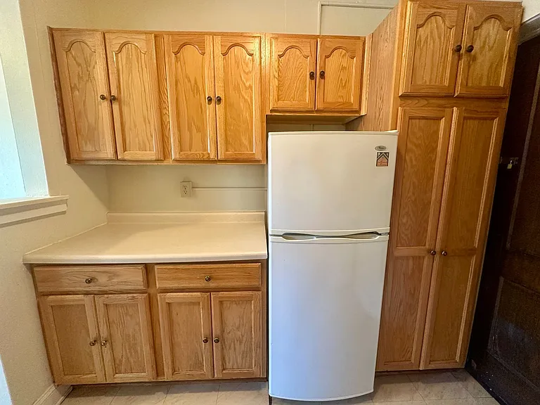 1725 E Park Pl — Photo 5
