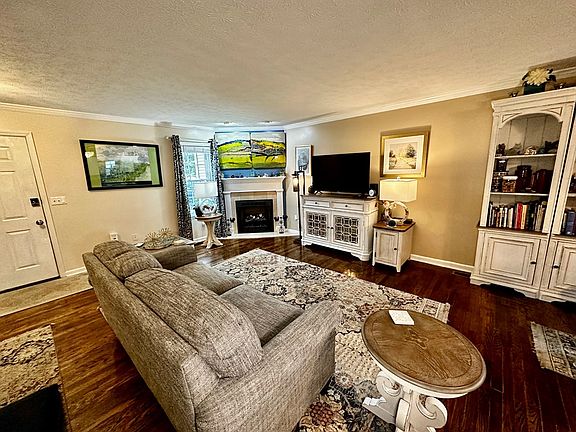 3rd image of 20534 Westchester Cir