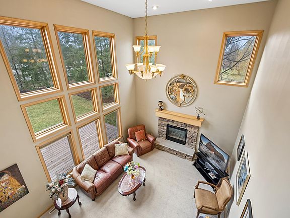 4th image of 830 Fox Path Ct