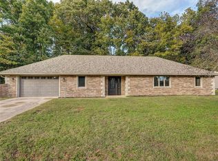 34 Sunset St, Cassville, MO 65625