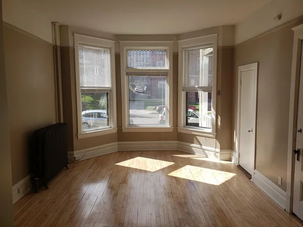 716 E 1st St #5, Duluth, MN 55805