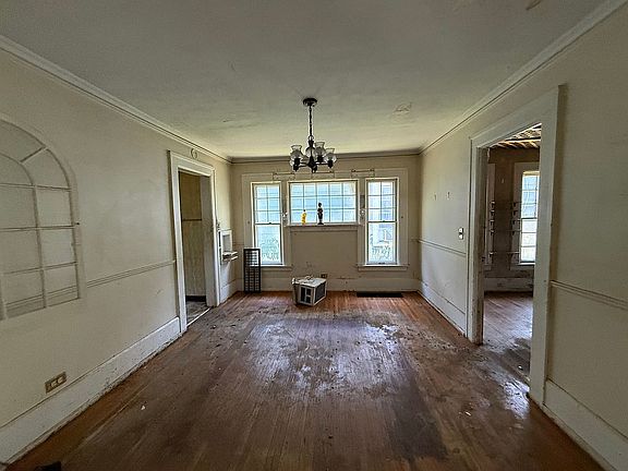 5th image of 1032 W 6th St