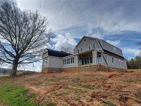 2nd image of 129 Homer Ln #39