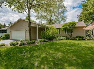 1921 Sandgate Ct, Naperville, IL 60565