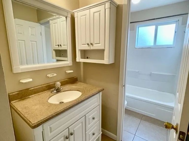 611 Carnathan Ct — Photo 8