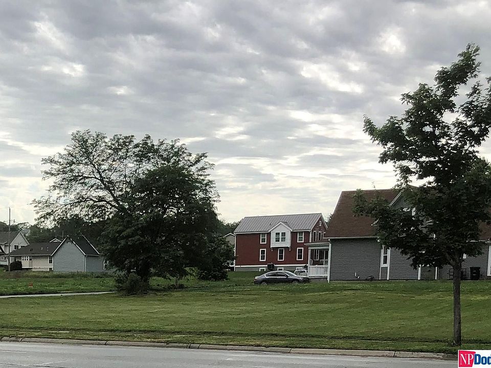 1st image of 2416 Parker St