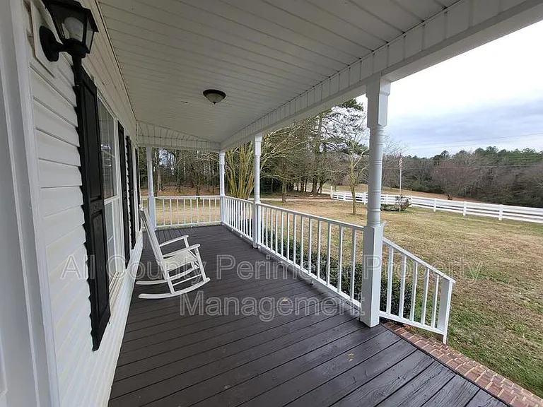 653 Glenn Gee Rd — Photo 3