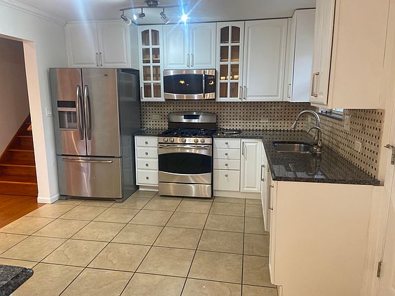 2nd image of 5021 Howard St