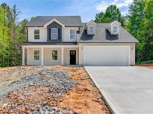 1544 S Peace Haven Rd, Clemmons, NC 27012