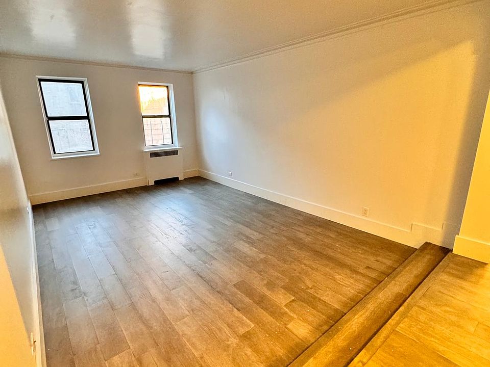 2nd image of 85 McClellan St #5S