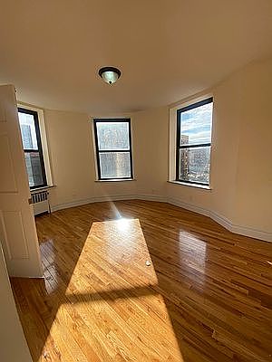 3rd image of 1 W 127th St #4D