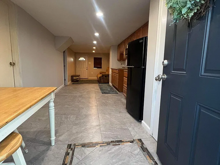 12 Medford Rd — Photo 2