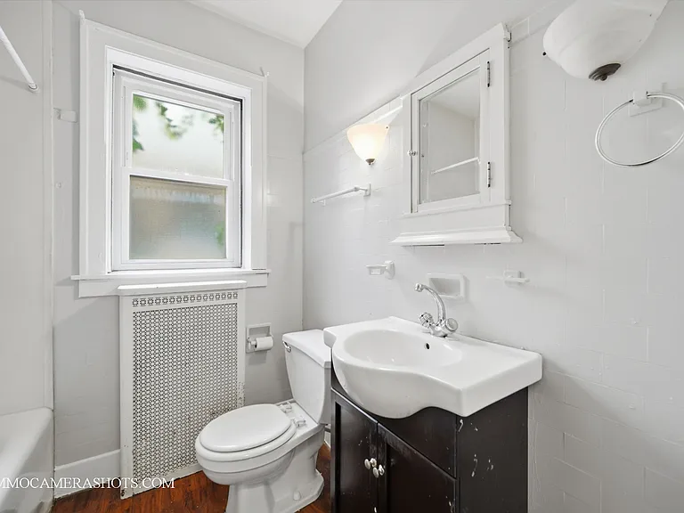 2045 W Farragut Ave #3 — Photo 25