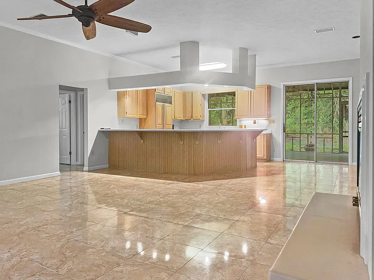 216 Sundial St — Photo 38