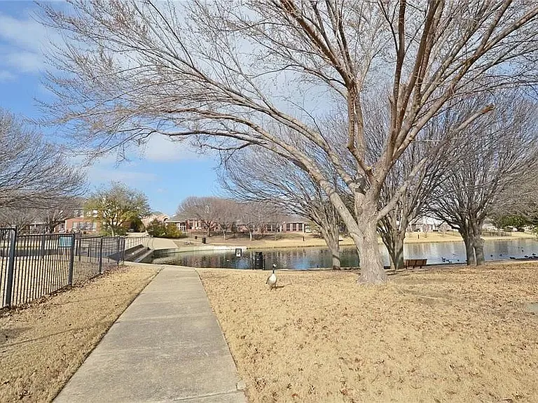 11216 Harbor Rd — Photo 35