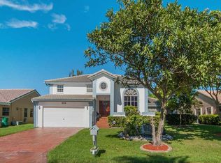 5241 Lancelot Ln, Davie, FL 33331