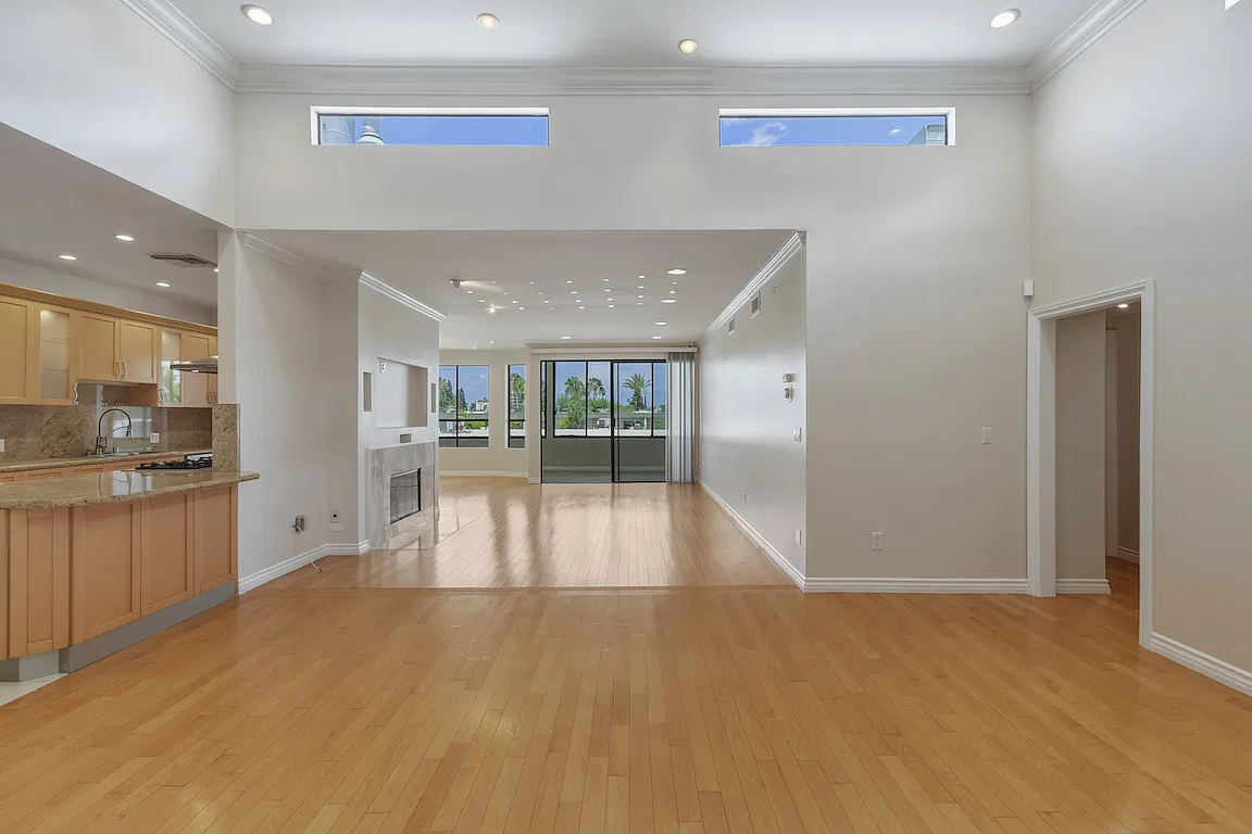 2 bed, 2000 sqft, $4,500 — Photo 1