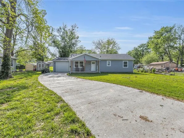 734 S Cherry St, Ottawa, KS 66067