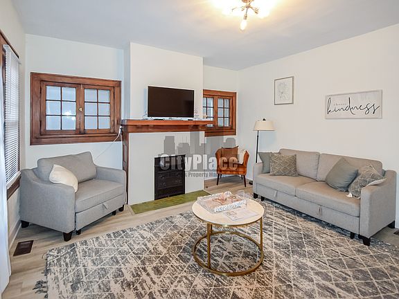 3rd image of 537 E 11th St #2