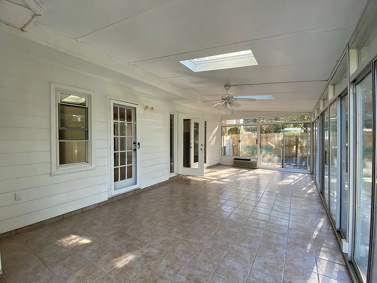 3013 Eglantine Ct — Photo 32