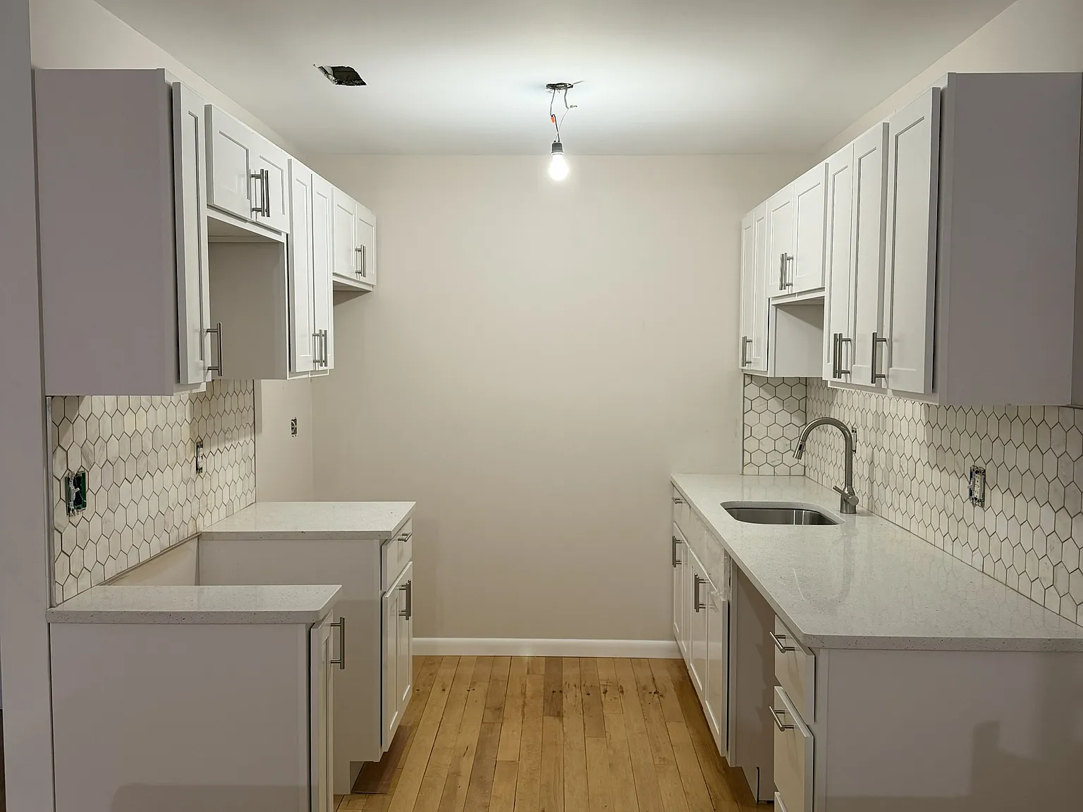 2 bed, 950 sqft, $1,700 — Photo 3