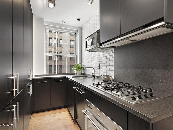 4th image of 677 W End Ave APT 9B