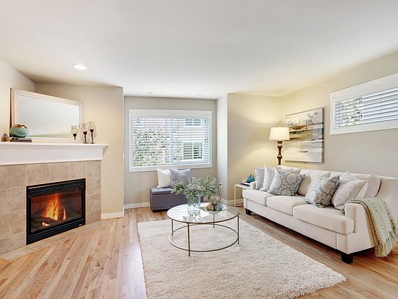 Spacious living room