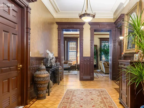 205 West 57th Street image 4 of 13