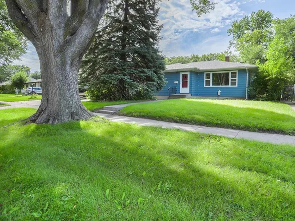 226 22nd Ave N, Fargo, ND 58102