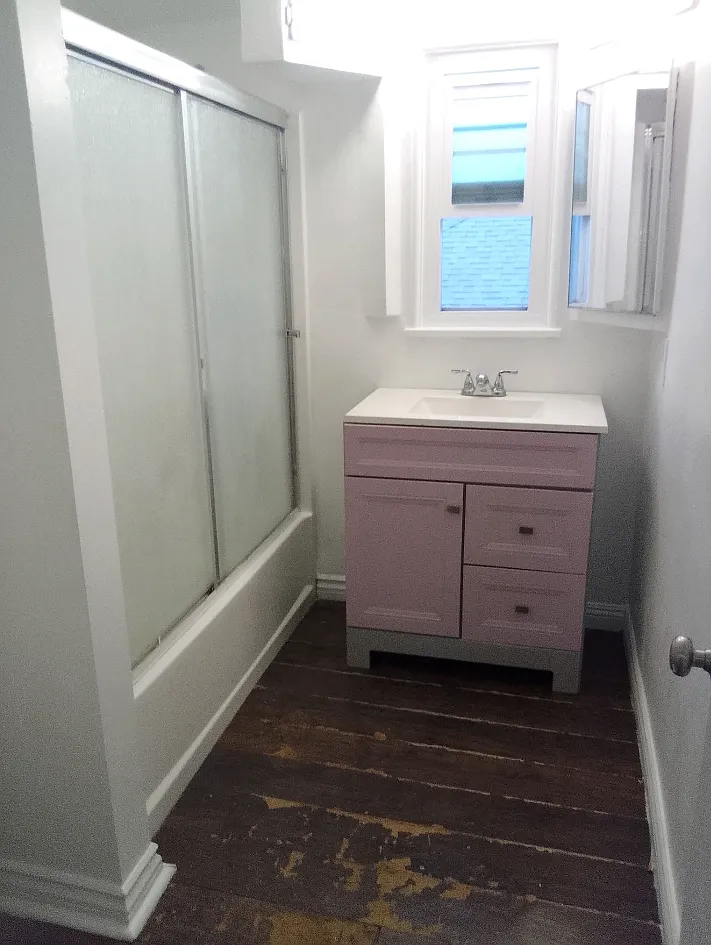 3 bed, 1200 sqft, $2,200 — Photo 3