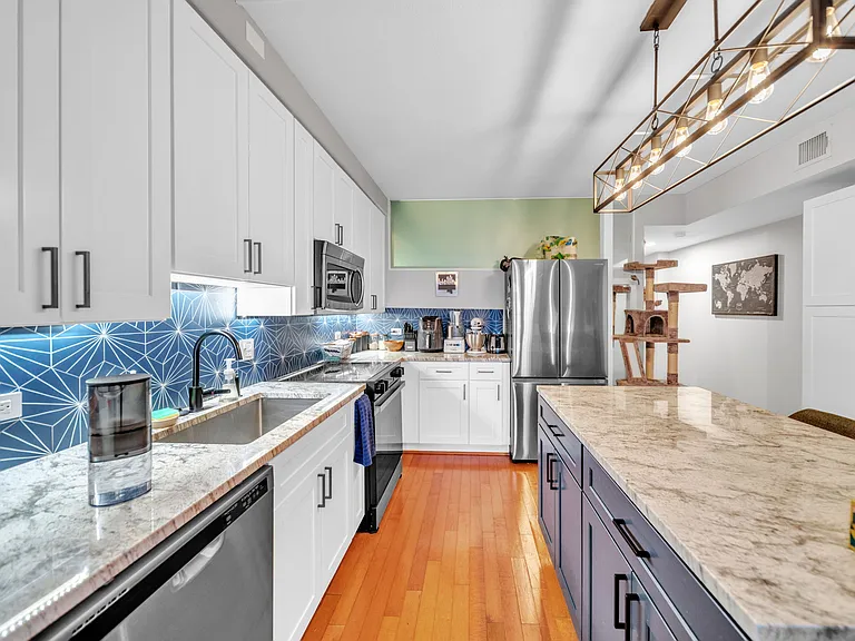 437 New York Ave NW #420 — Photo 8