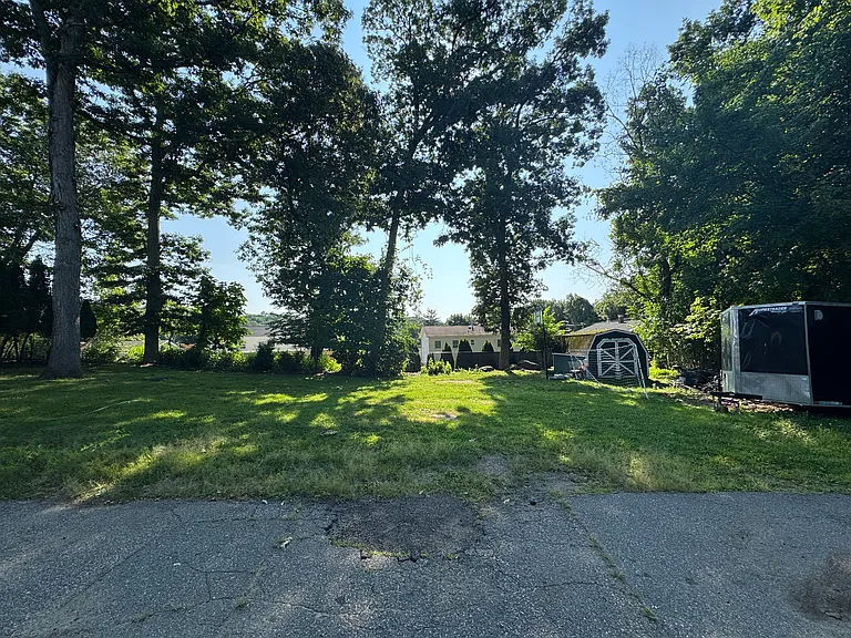 21 Reservoir Rd #4 — Photo 11