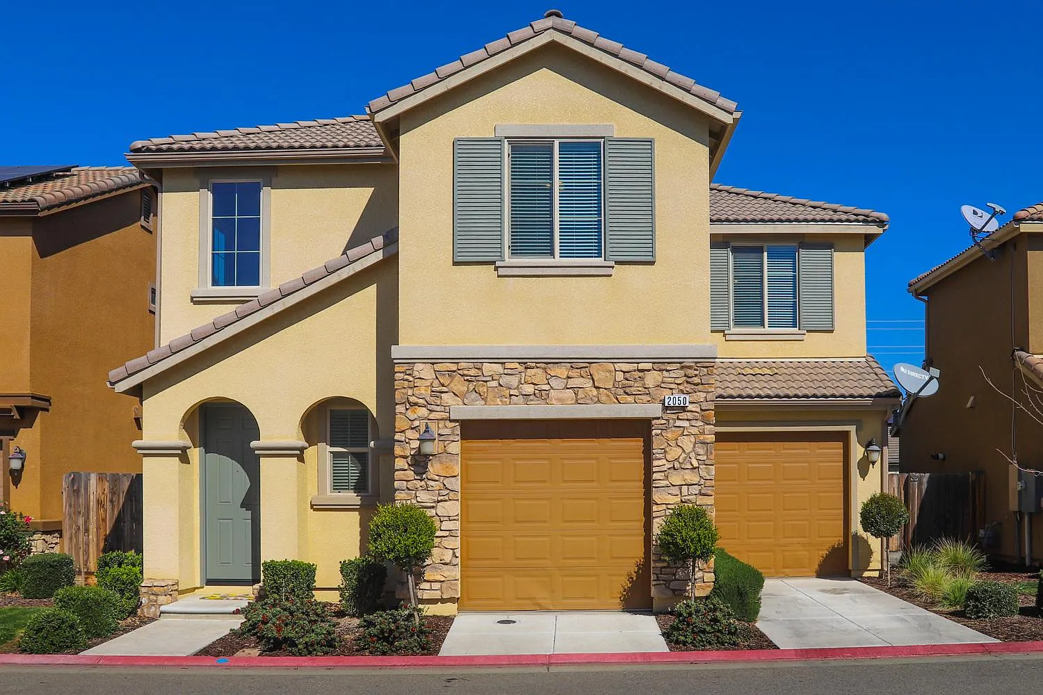 3 bed, 2.5 bath, 1753 sqft, $2,500 — Photo 1