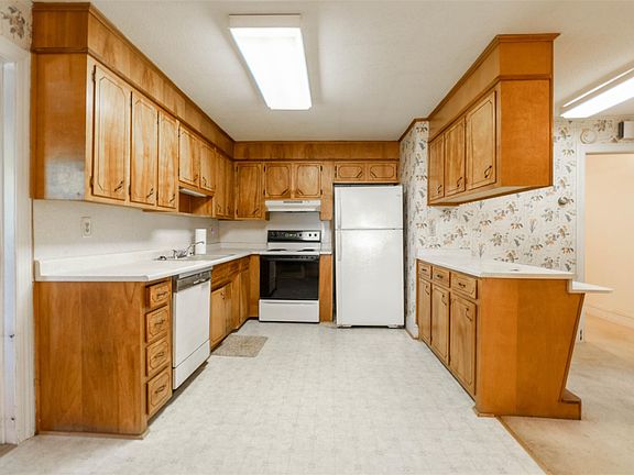 5th image of 211 Old Furnace Rd