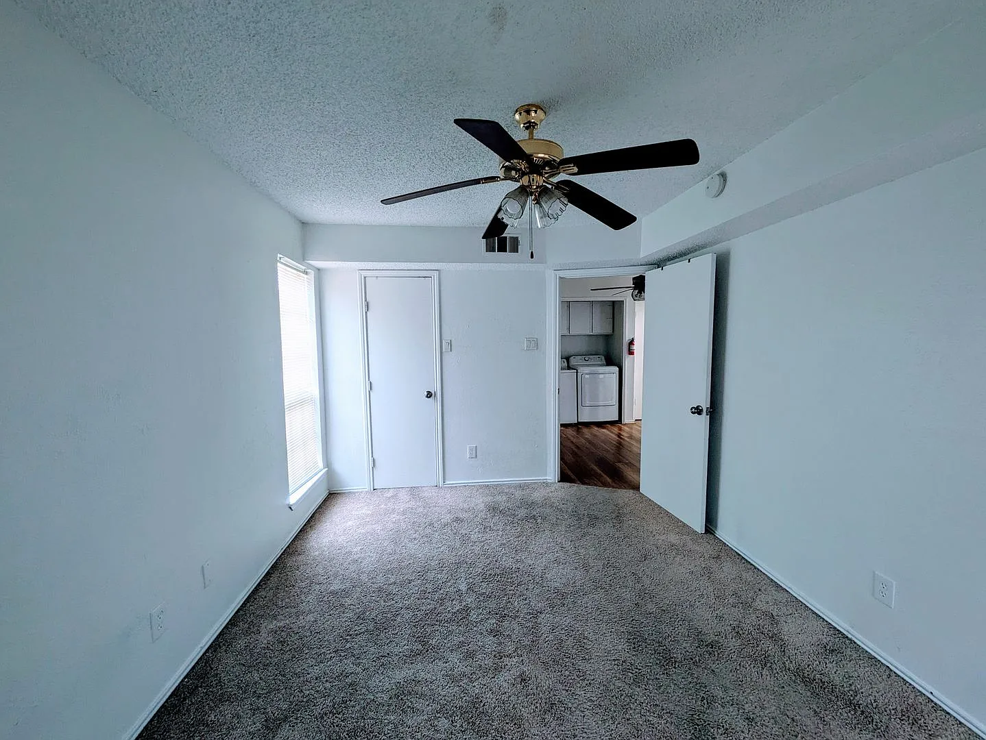 Perfect home to start your own journey! 1 bedroom Home in Dallas — Photo 3