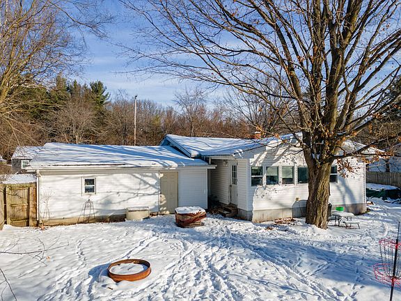 5th image of 162 Eastwood Dr