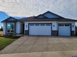 613 NW Cascade Mountain Dr, Dallas, OR 97338