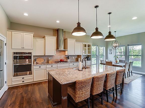 3rd image of 4129 Bluestem Dr