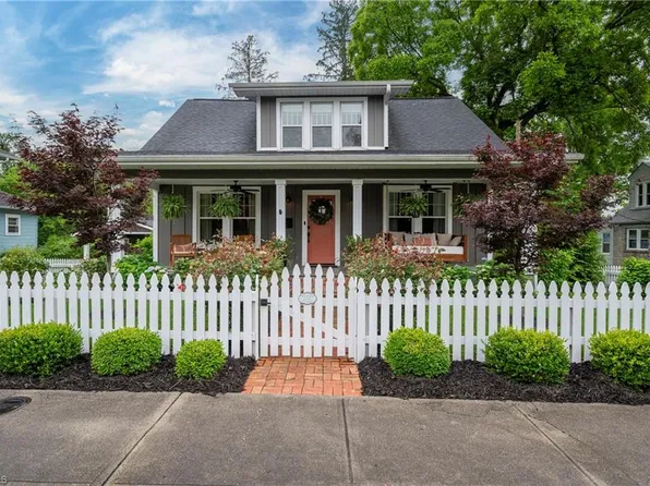 229 Orchard St, Mount Airy, NC 27030