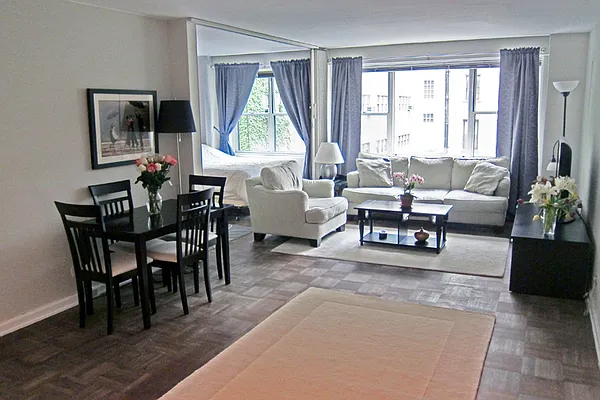 Sold by Martin Greenstein Real Estate | media 5