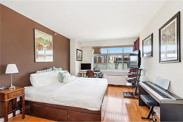 Sold by I Stay NY LLC | media 13